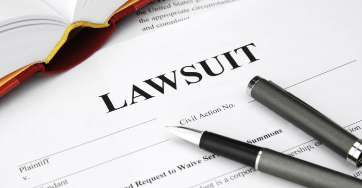 Tesla on Autopilot slammed into police cars despite flashing lights, lawsuit says | Ars Technica by A P