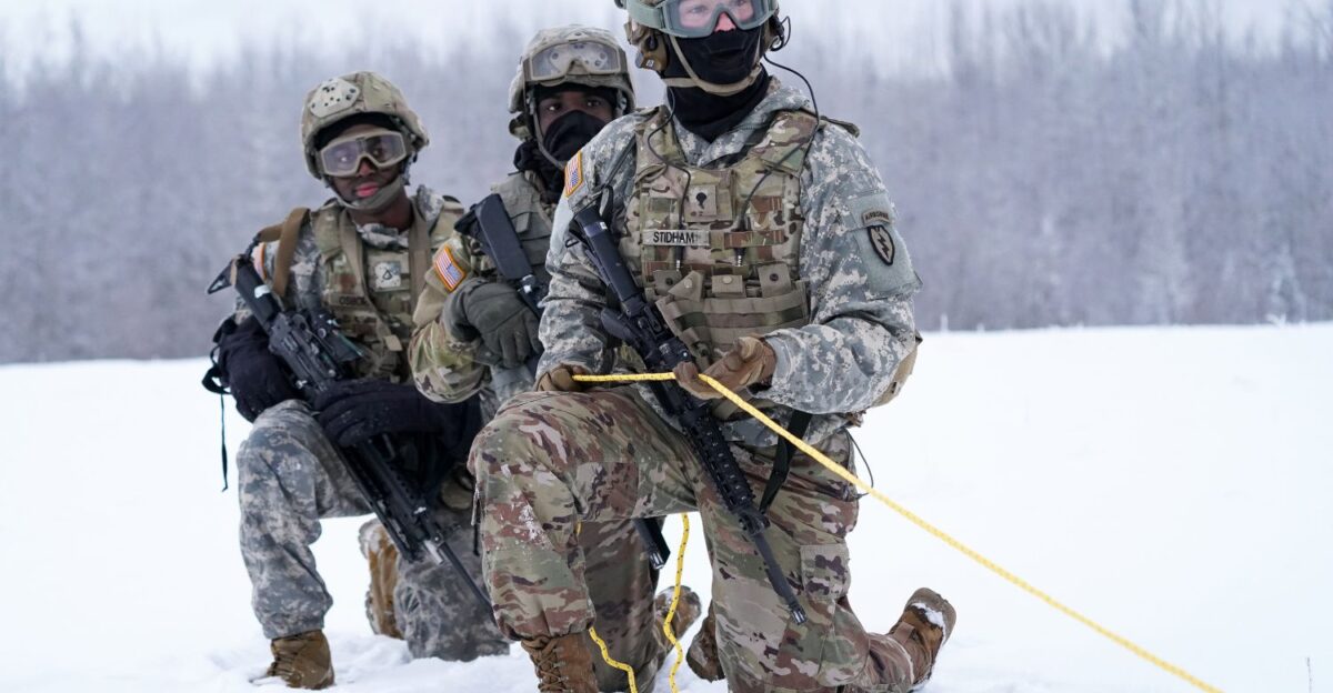 POTD Alaska National Guard Aviators -The Firearm Blog by Sang Lim