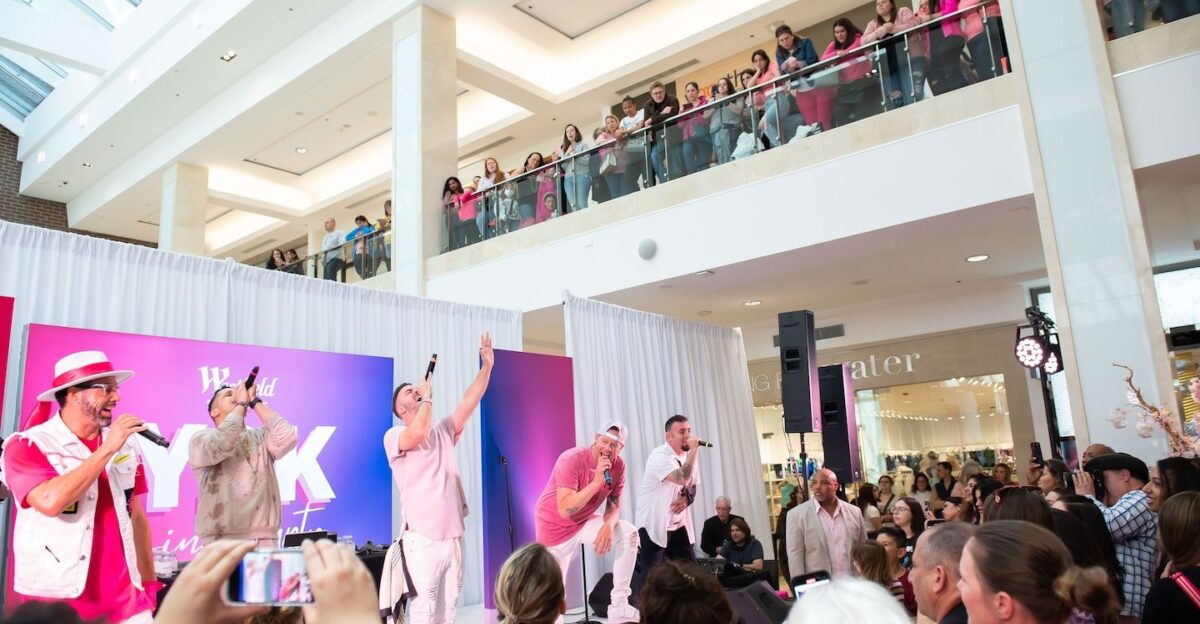 La alegr a y el dolor de un concierto de boy band de los 90 en un centro comercial en 2023 by NoticiasMundoDigital ml