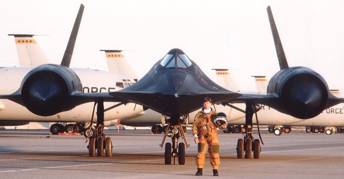 by Alejandro Marinni