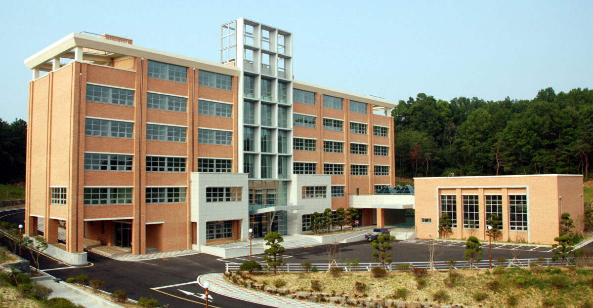 The Law Building Building N12 of Chungnam National University seen from southwest