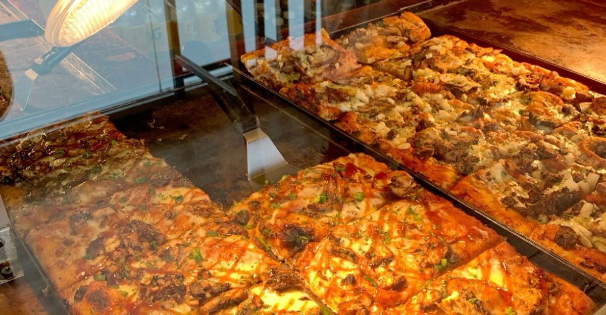 Pizza Please by Domi