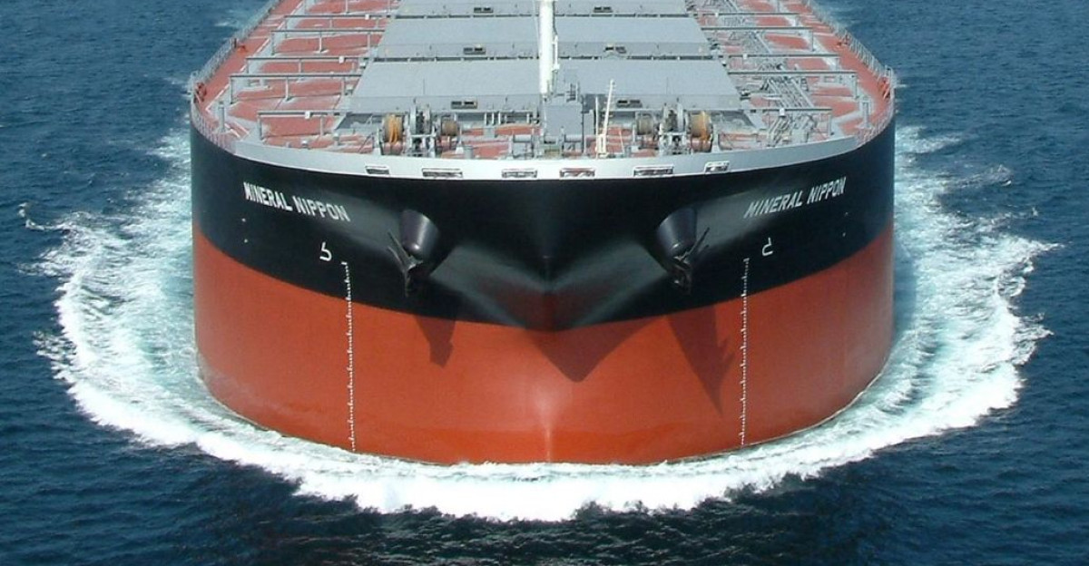 Oil tanker by Lorenzo Grimaldi