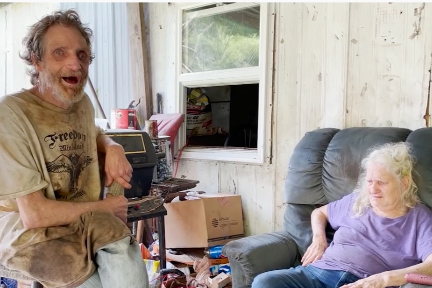 As the creator of the YouTube videos on the Whittaker family Soft White Underbe Mark Laita needs your support for Soft White Underbelly-Help the Whittakers by In The Kitchen With Katie