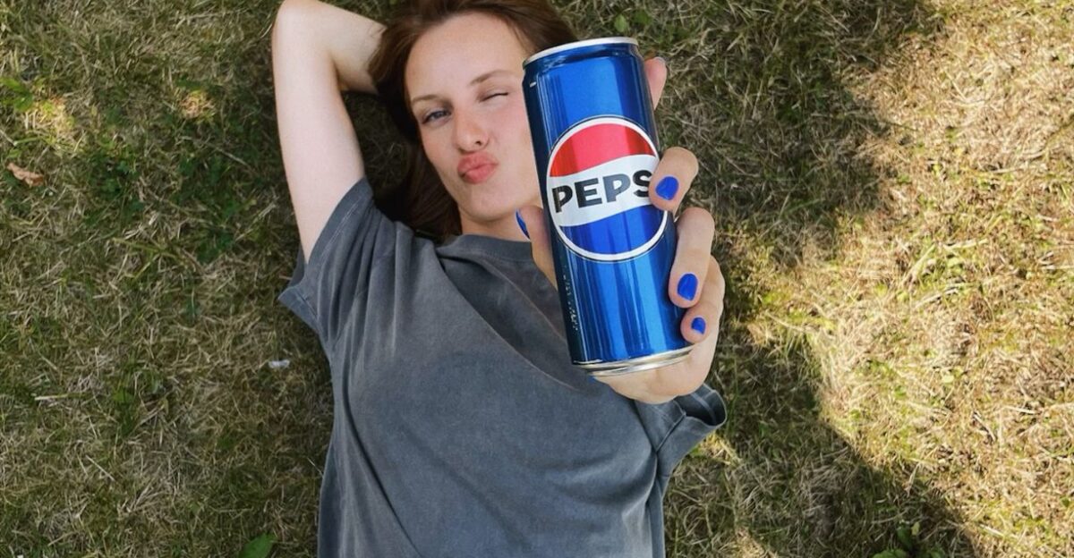 pepsi dietpepsi drink summervibe nails bluenails aesthetic aesthetictumblr by alenaiov