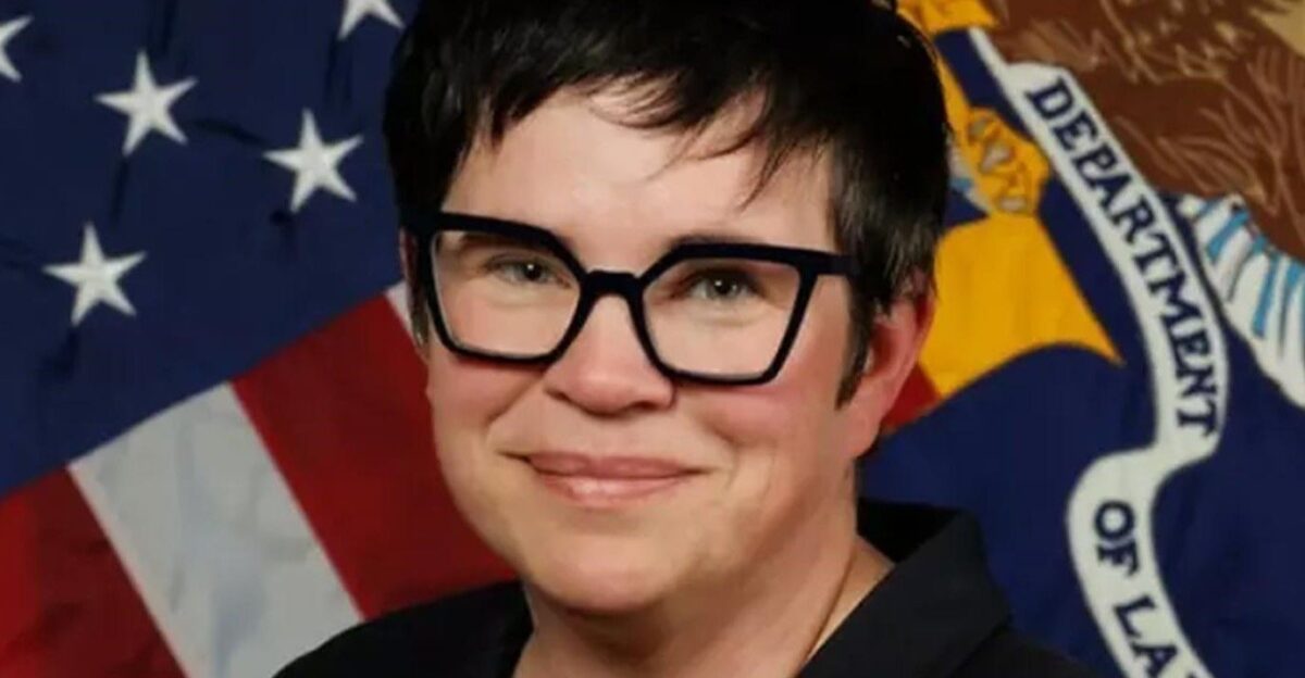 Erika McEntarfer Bio Net Worth Husband Wiki Age Height by HumorSide