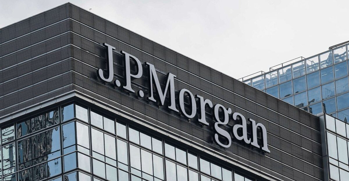 The JPMorgan executive says that the fears are largely baseless and he for one will not be paying attention to the sell America mantra by Jeffys Online Store
