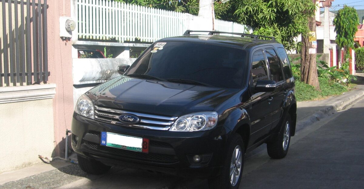 2010 Ford Escape photographed in Cainta Rizal