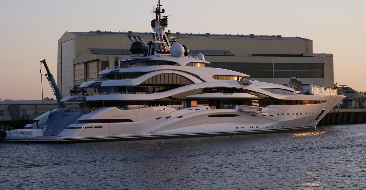 luxury yacht yacht building shipyard l rsen shipyard shipping shipbuilding yacht motor yacht luxury yachts wealth reflection maritime yacht yacht yacht yacht yacht