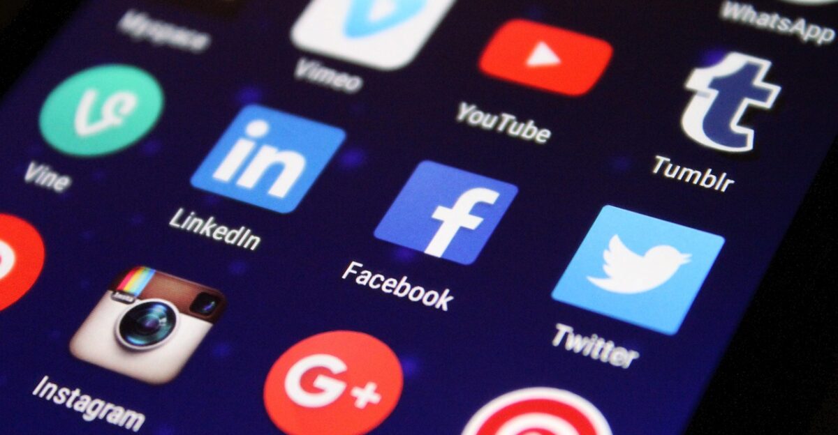 media social media apps social network facebook symbols digital twitter network social networking icon communication www internet networking button social social media social media social media social media social media