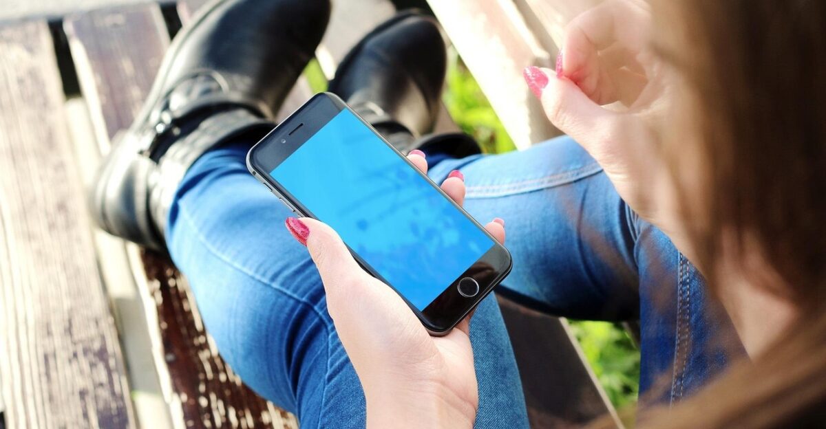 iphone hand girl smartphone mobile phone cell phone phone screen style touchscreen communication device technology iphone 6 apple iphone iphone iphone smartphone smartphone smartphone mobile phone mobile phone cell phone cell phone phone phone phone phone phone