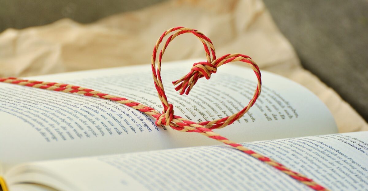 a book book gift heart gift read give a gift training pages paper literature books to learn book gift heart heart gift gift gift gift gift training books