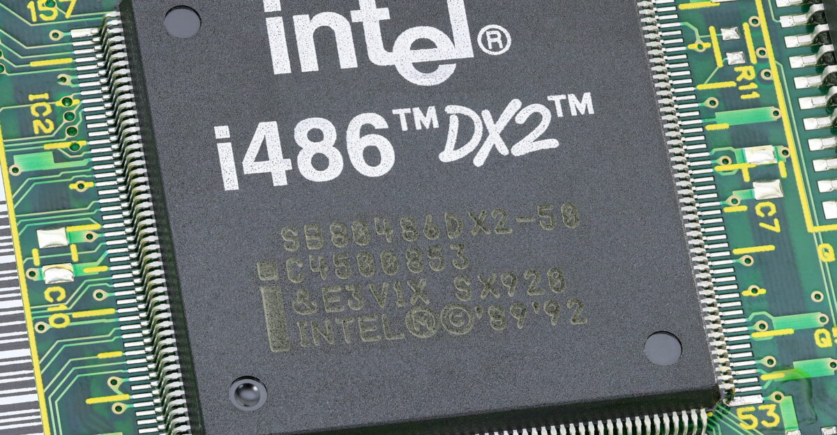 Intel - SB80486DX2-50 a fourth-generation x86 microprocessor introduced by Intel in 1992 This chip which is based on the 80486 microarchitecture had a clock doubler operating at 50 MHz This chip implemented the 80387 FPU on-die and incorporated System Management Mode SMM 3 3V 8KB Cache SQFP-208 package Sspec SX920