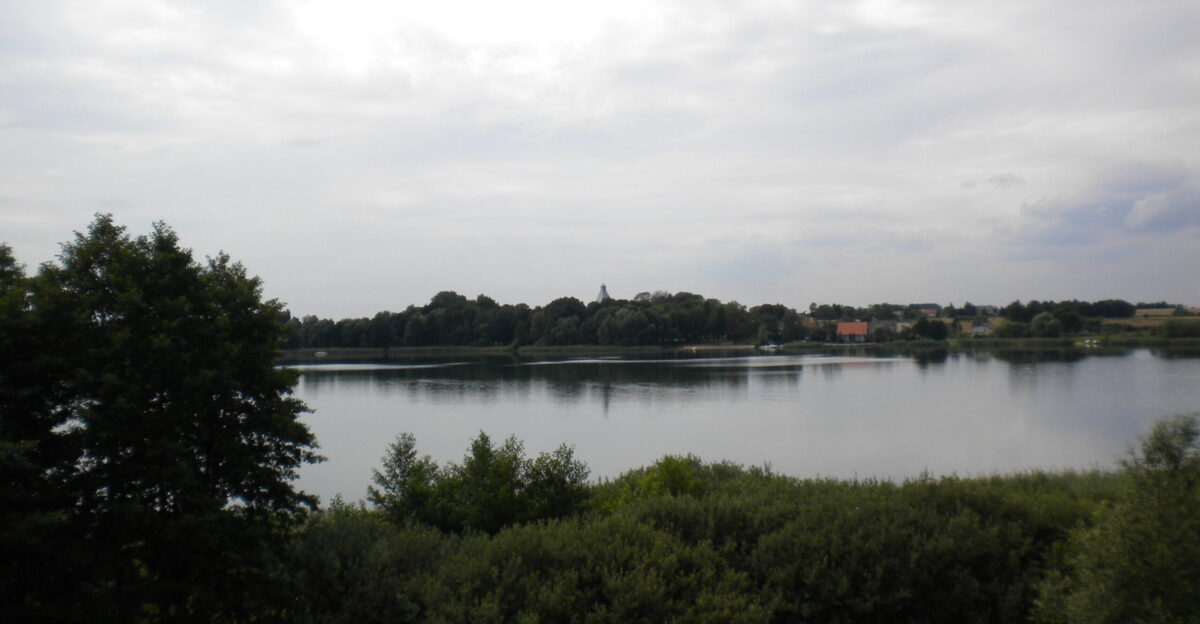 Vue du lac de Lednica