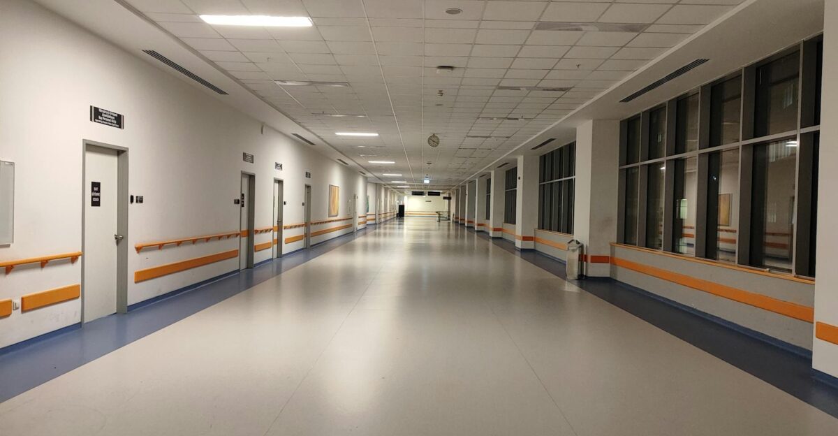 Wide corridor view in a modern hospital Ankara T rkiye Well-lit and clean interior
