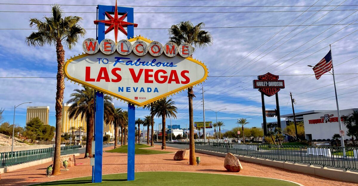 welcome to fabulous las vegas nevada signage
