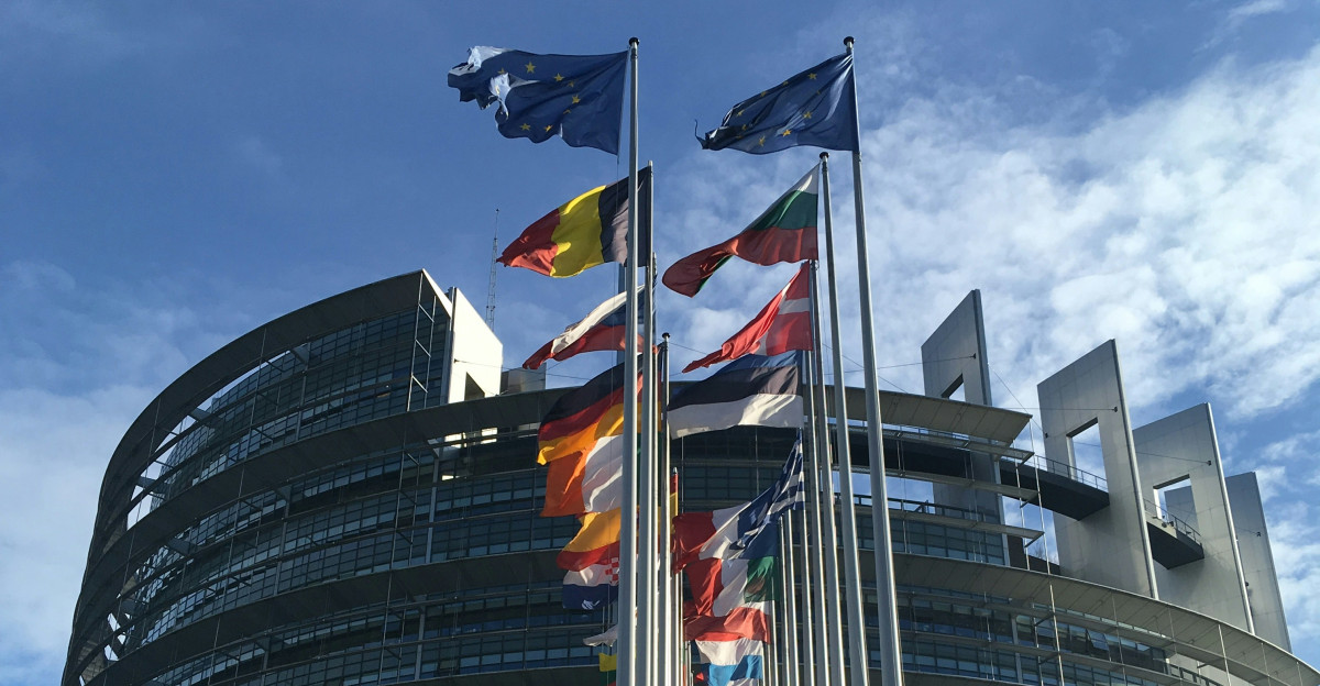 flag of us a on top of building
