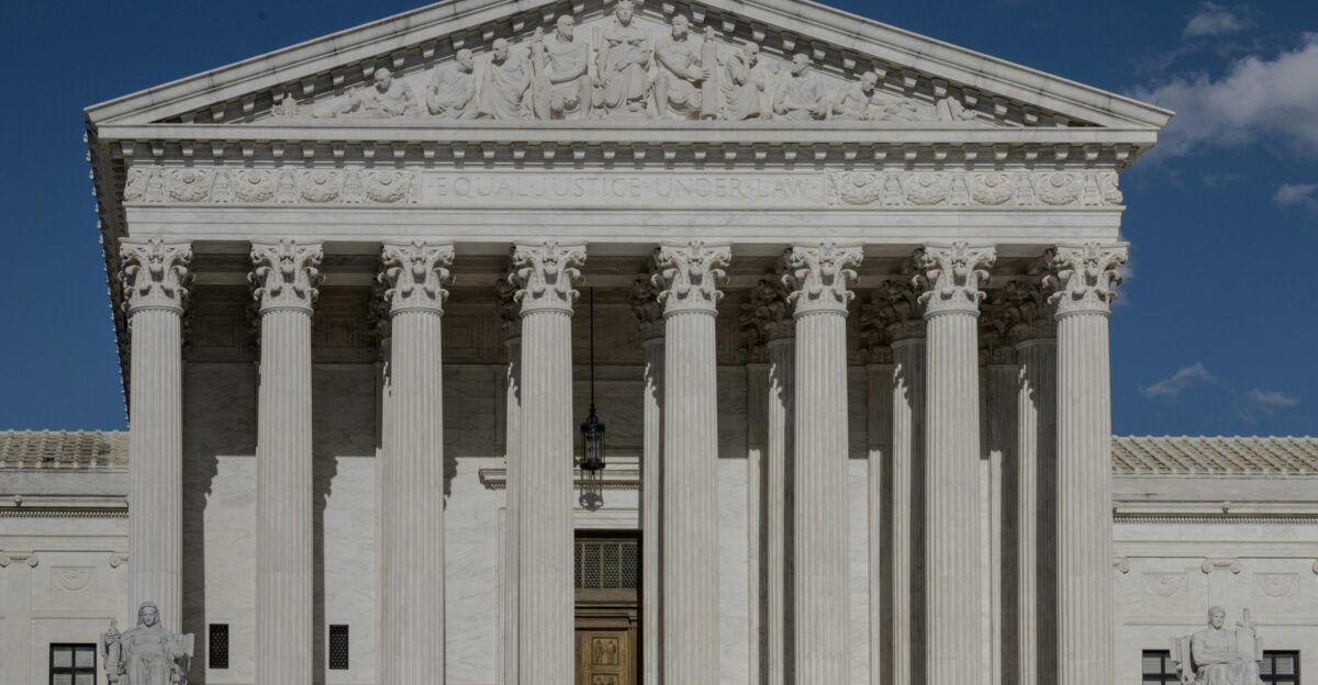 the supreme court building in washington dc