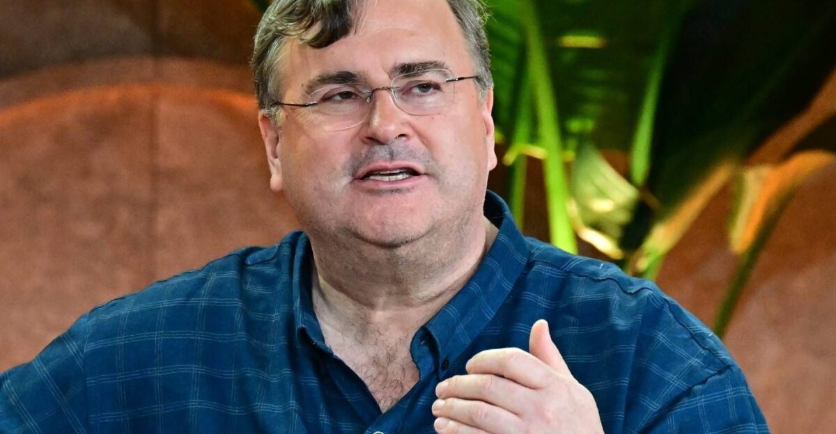 Reid Hoffman says to rethink work-life balance if you re working at a startup Frederic J Brown AFP via Getty Images Reid Hoffman discussed the lack of work-life balance in startup culture on Diary of a CEO podcast Hoffman emphasized the intense and competitive nature of startups for achieving success Sacrifices that come with startup work include dinner at the office and working on the weekends by Jeffys Online Store