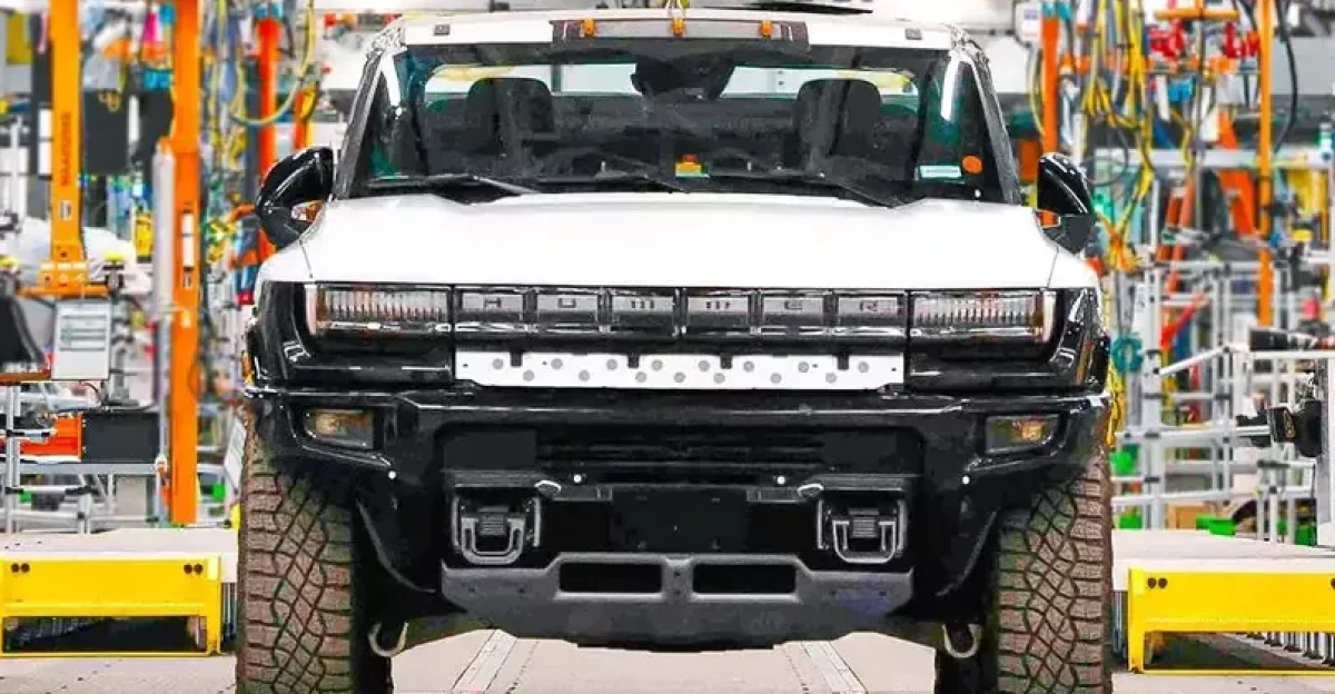 GM está demitindo em sua principal fábrica de carros elétricos em Detroit; a Factory Zero produz o… by Gilson Silva