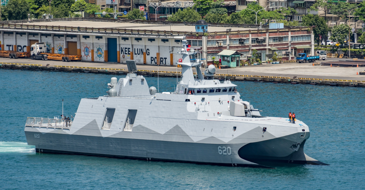 ROCS Fu Chiang (PGG-620) by Robert Murphy