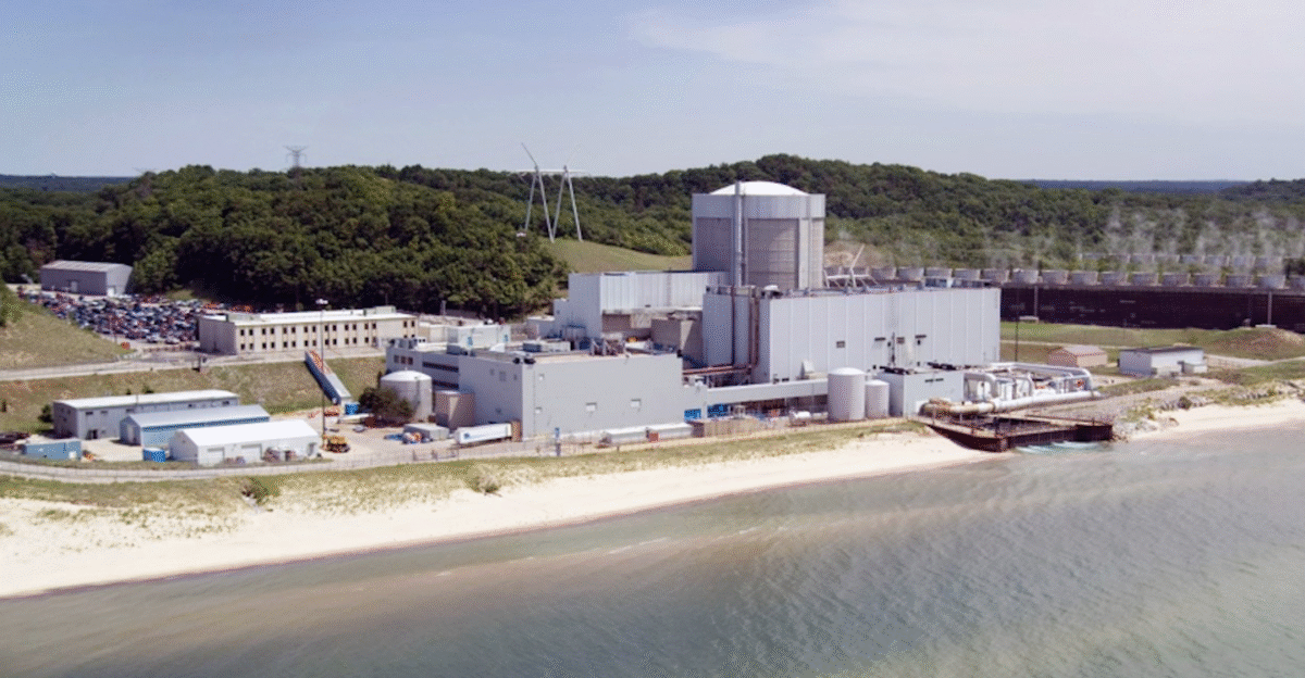 A decommissioned nuclear plant may roar back to life in Michigan by Popular Science