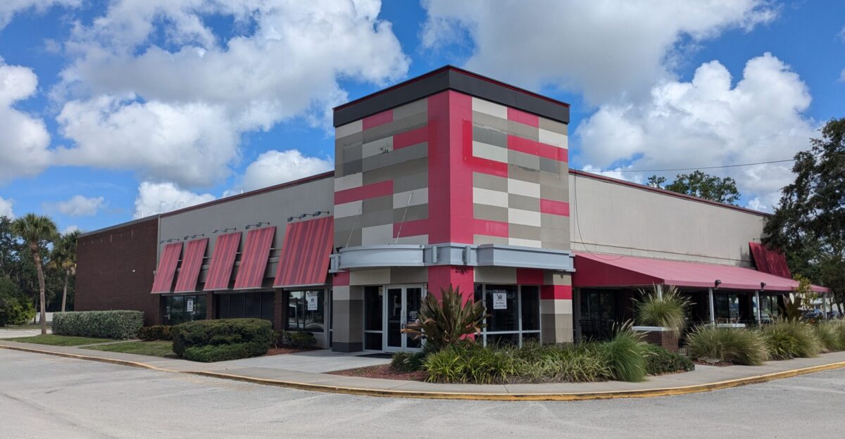 Recently closed TGI Friday s restaurant