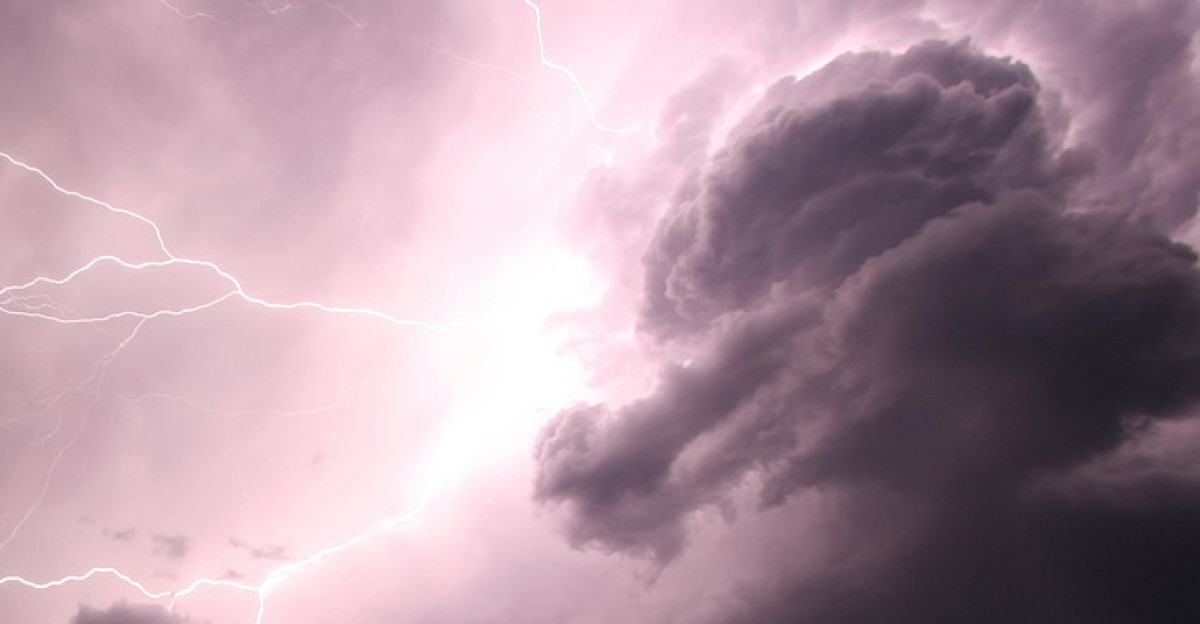 lightning thunder lightning storm storm energy power nature electricity strike light thunderstorm danger bolt sky flash weather electric lightning bolt powerful cloud thunderbolt dark bright electrical rain shock night charge flare night sky storm clouds dramatic climate