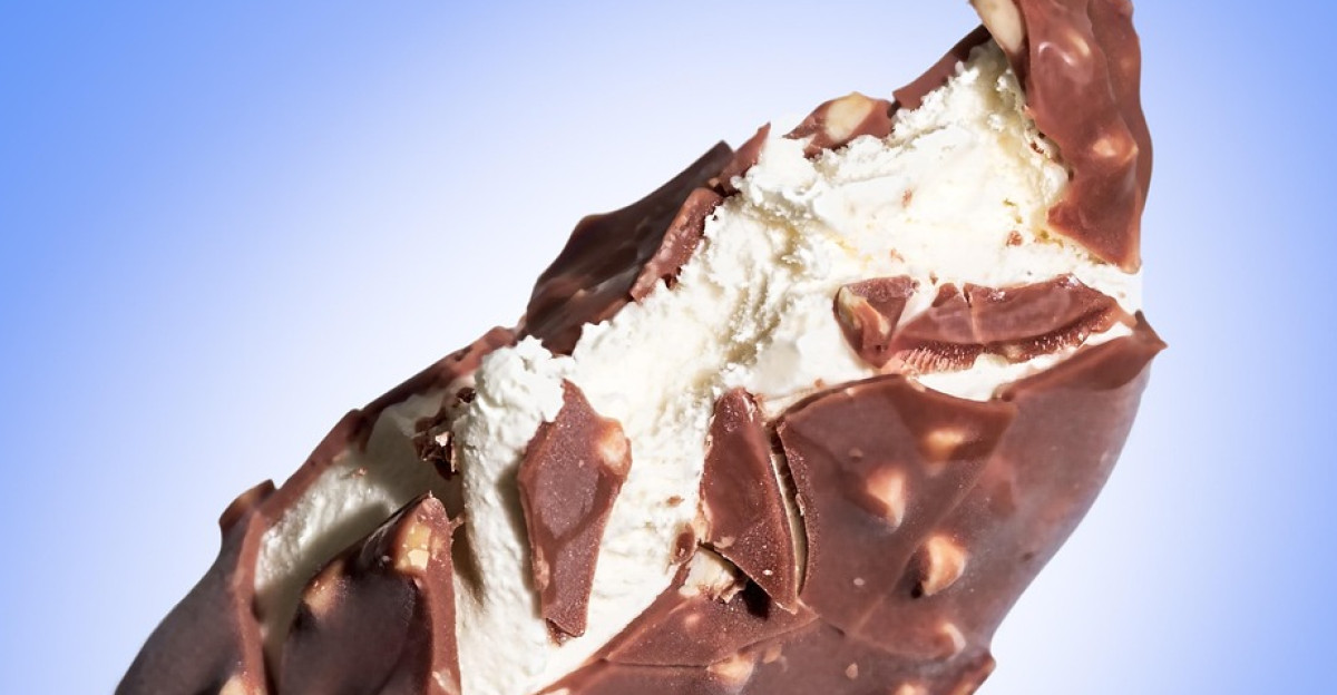 ice cream chocolate dessert frozen vanilla ice-cream snack cool nature summer cold sweet delicious treat refreshing icecream dairy product magnum ice cream