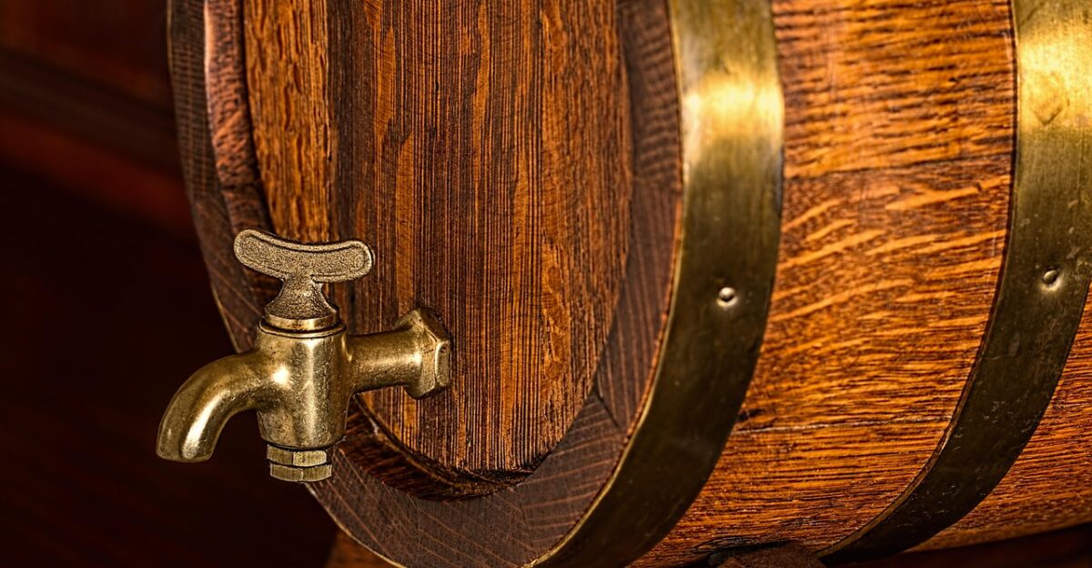 beer barrel keg cask oak barrel beer wood wooden cellar pub beverage bar brass tap brass hoops beer beer beer beer beer