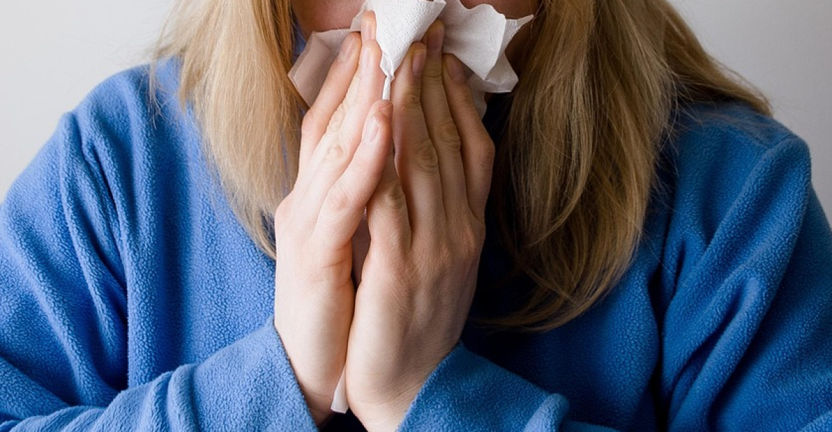 woman, blow, blowing, nose, blond, female, model, person, people, face, ill, allergy, hospital, disease, white, medicine, sick, flu, protection, virus, sickness, winter, antiviral, handkerchief, corona, nose, allergy, allergy, sick, sick, sick, sick, sick, flu, flu