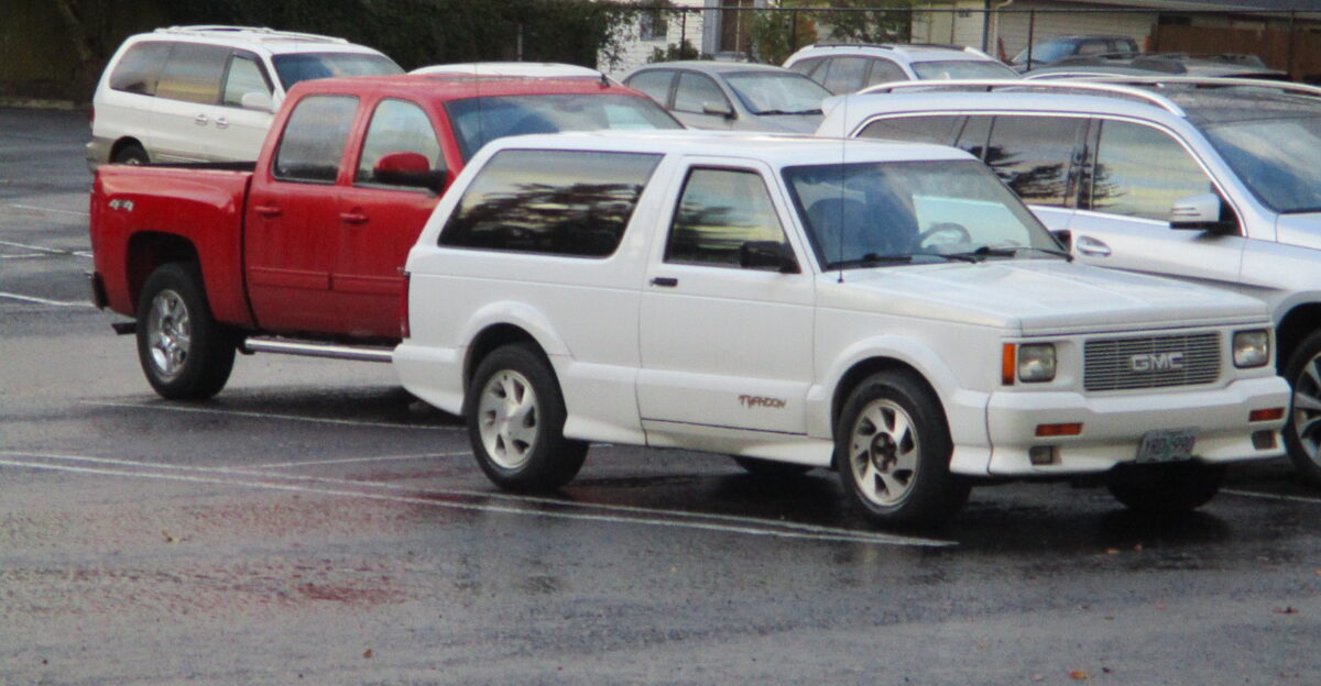 This rare SUV was spotted in the parking lot of a barbecue restaurant