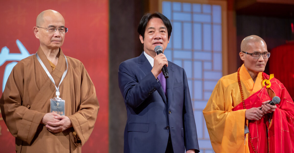 William Lai s speech on Dharma Drum Mountain the left is Ven Hui Min and the right is Ven Guo Huei Official Photo by Wang Yu Ching Office of the President