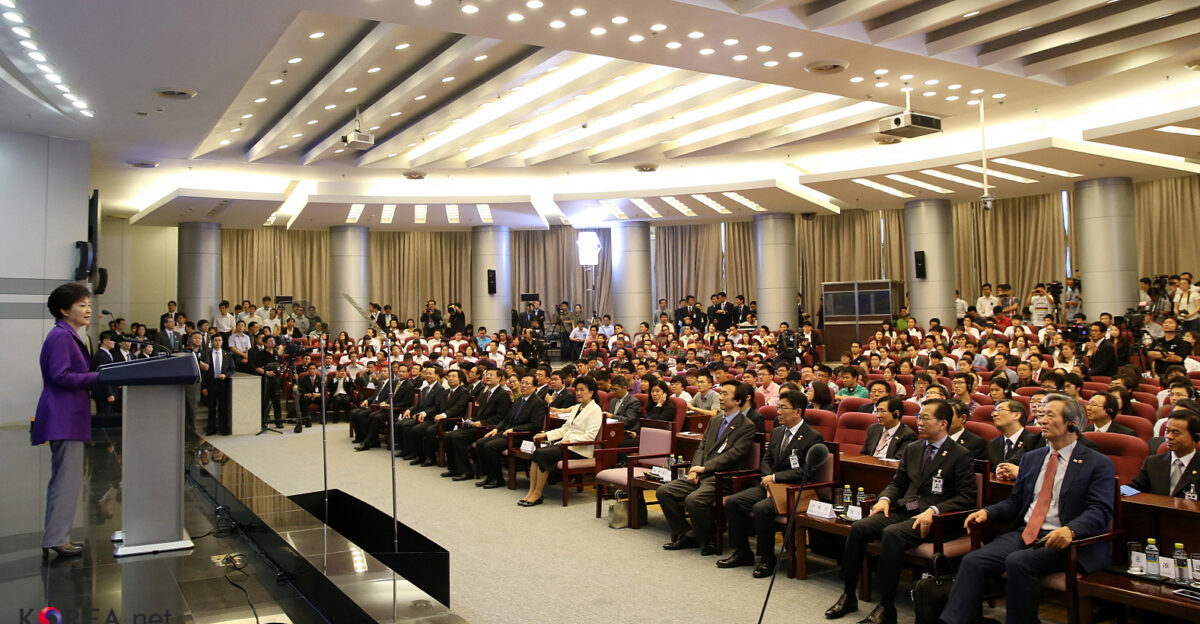 President Park Geun-hye s state visit to China Photo Cheong Wa Dae Related Korea net Article Presidential visit opens new era in Korea-China ties Presidential trip to reshape future vision of Seoul-Beijing ties President Park holds 1st Korea-China summit in Beijing chinese korea net NewsFocus Policies view articleId 10971 chinese korea net NewsFocus Policies view articleId 10956 chinese korea net NewsFocus Policies view articleId 10948