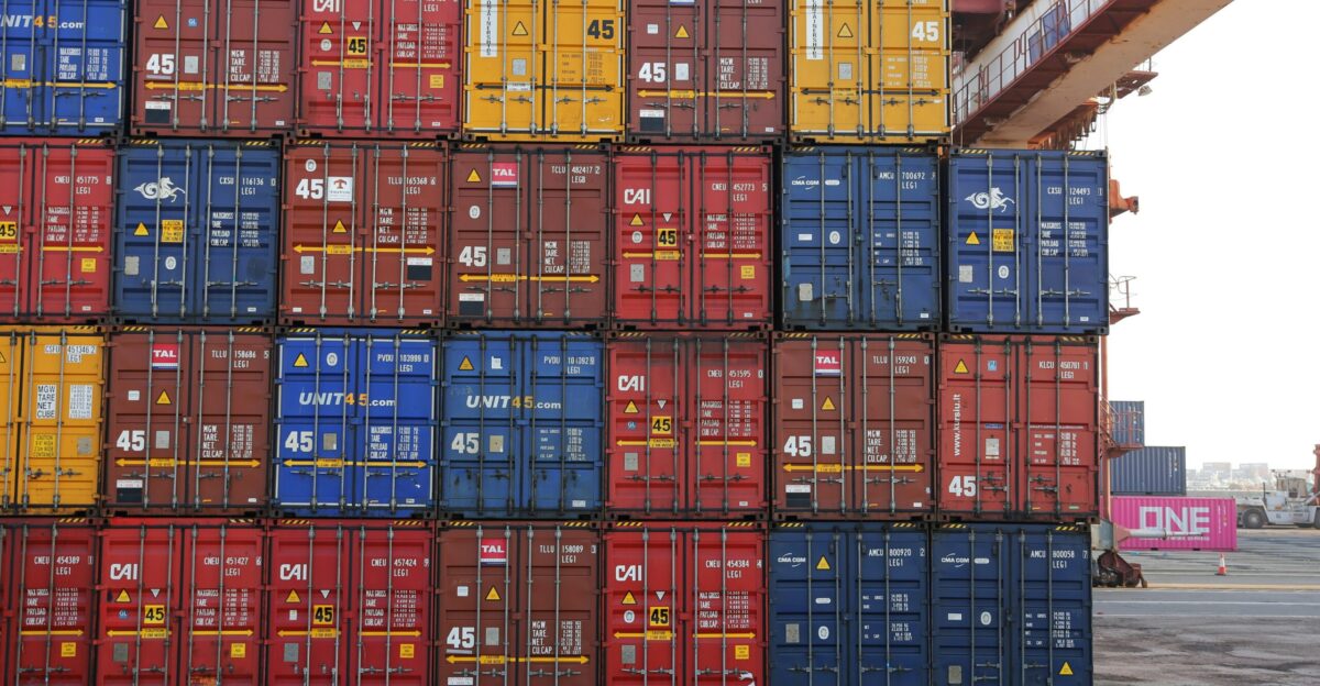 intermodal container lot