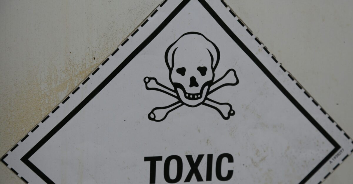 black and white no smoking sign