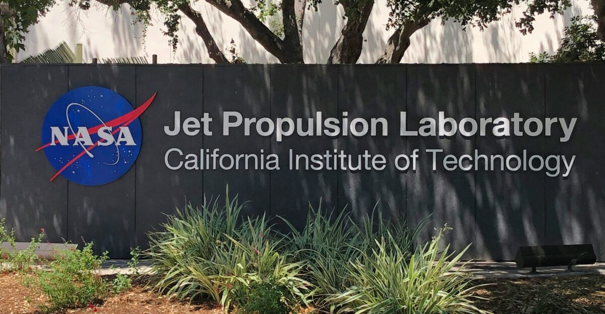 a sign for the jet propulsion laboratory in california