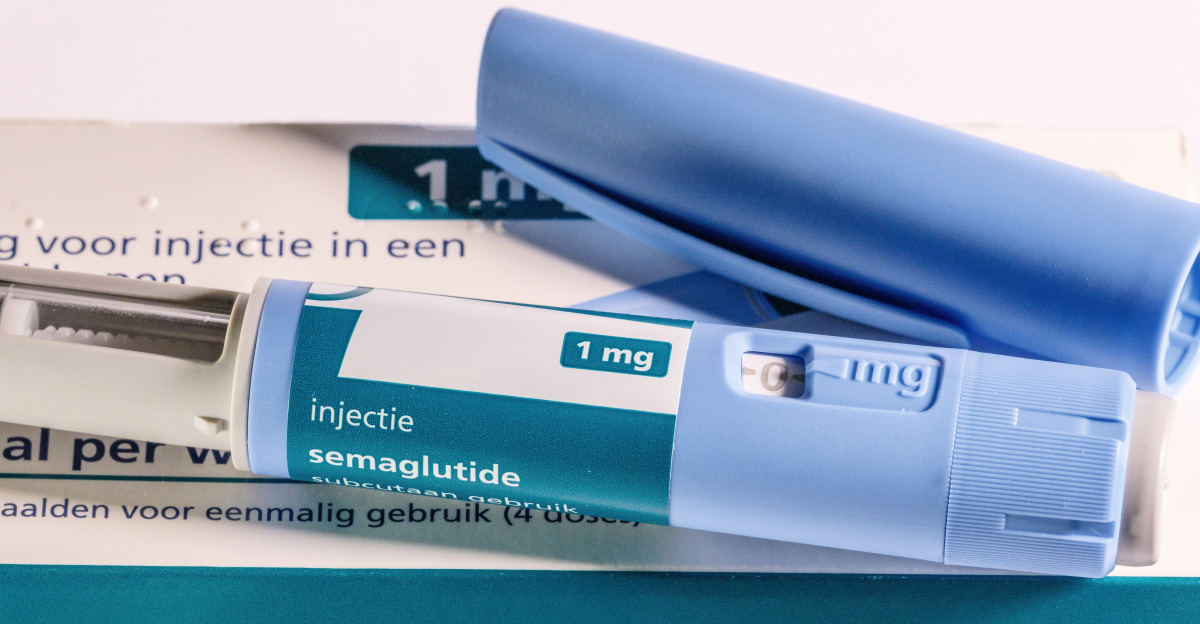 Insulin pen and its packaging are shown.