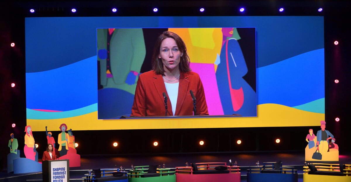 Shaping Feminist Foreign Policy Conference 2023 Nederland organiseert op 1 en 2 november 2023 de Shaping Feminist Foreign Policy Conference SFFP Dit is een internationale conferentie over feministisch buitenlands beleid De conferentie maakt onderdeel uit van het feministisch buitenlands beleid van de Nederlandse overheid waarbij gestreefd wordt naar gelijke rechten en gelijkwaardigheid voor iedereen overal op de wereld De Shaping Feminist Foreign Policy Conference vindt plaats op 1 en 2 november 2023 in het World Forum in Den Haag Voorafgaand aan deze conferentie wordt tijdens de Algemene Vergadering van de Verenigde Naties AVVN in september in New York een ministerieel evenement georganiseerd over feministisch buitenlands beleid Lees meer op a href rel noreferrer nofollow 01112023 Studio 38s Ministerie buitenlandse zaken Feminist foreign policy conferentie Foto Erald van der Aa see