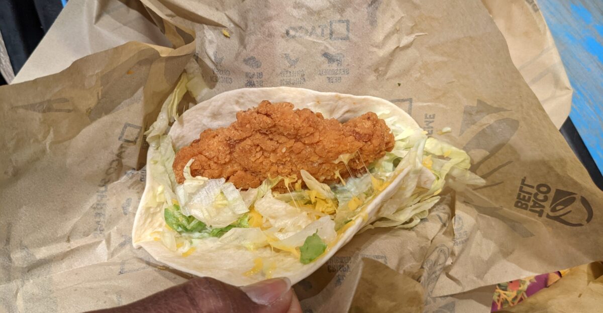 Food sold by the Taco Bell-branded fast food restaurant that is located in the Rotterdammer neighbourhood of the Centrum Rotterdam Rechter Maasoever
