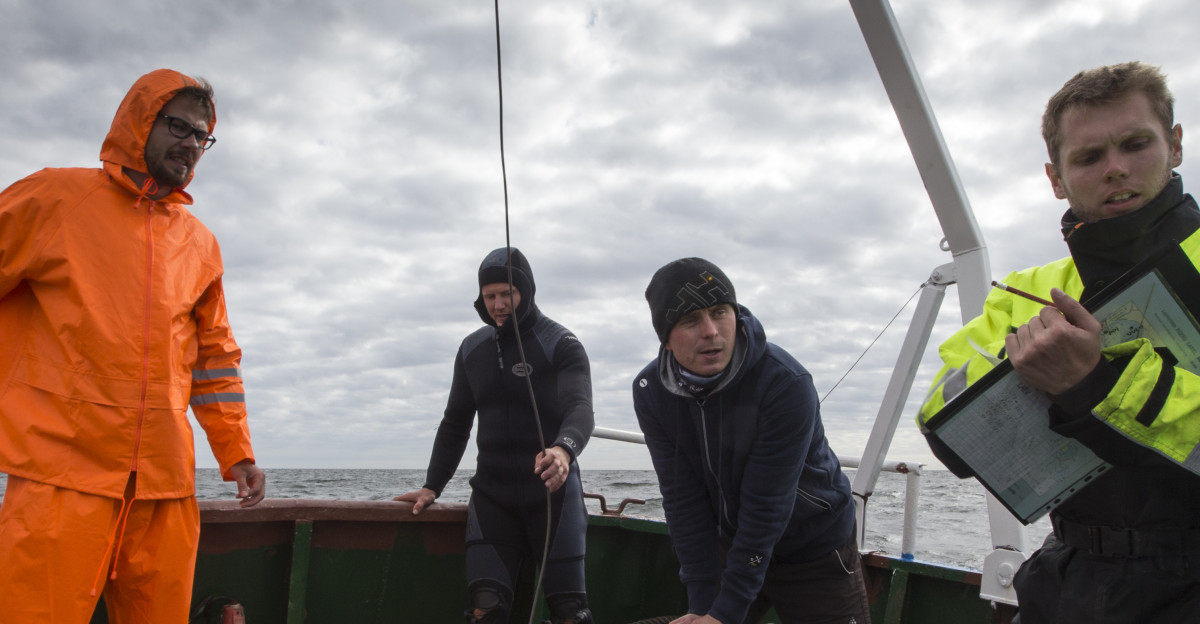 Scientists from Estonian Marine Institute University of Tartu on the board of research vessel Vilma making last preparations to launch a new controllable monitoring seine The seine was acquired to monitor a rare type of Baltic herring that spawns in autumn and to do it in the Gulf of Livonia