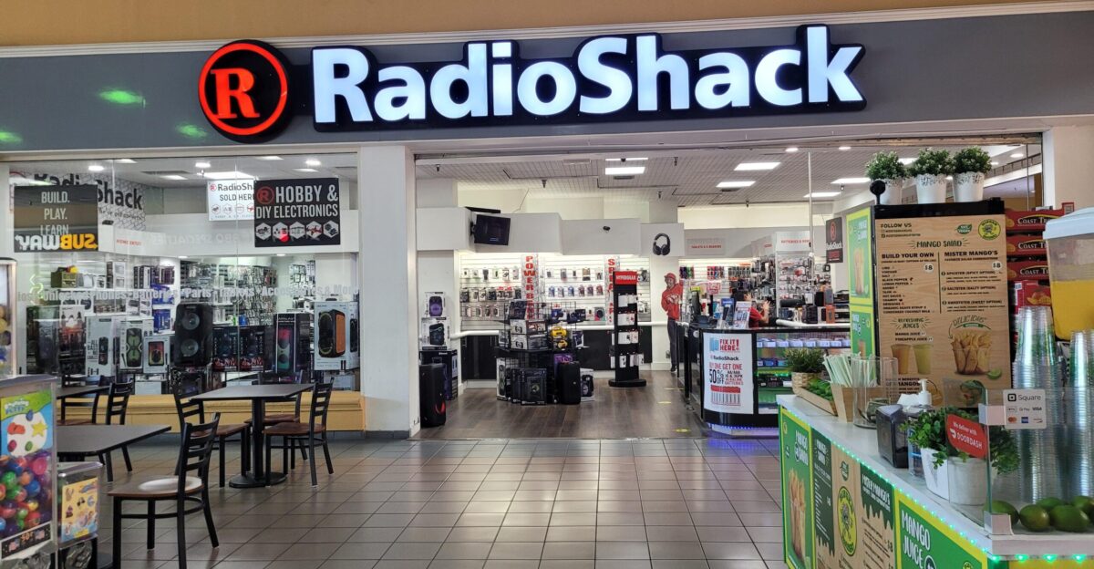 One of the last-standing Radio Shack stores in the US r