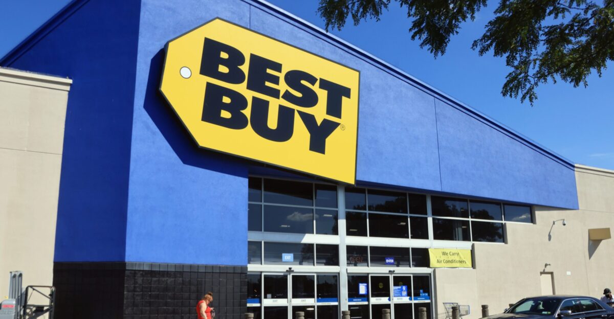 Best Buy tests replacing big box stores with smaller shops