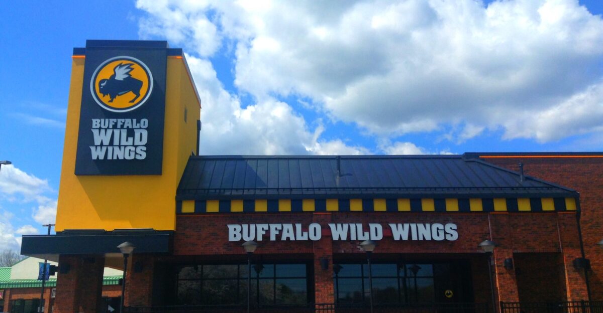 Buffalo Wild Wings Restaurant pics by Mike Mozart of TheToyChannel and JeepersMedia on YouTube