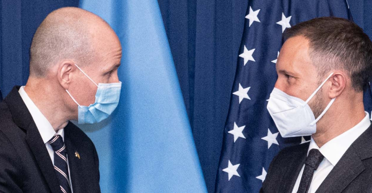 Department of Energy's Deputy Secretary D. Turk and Assistant Secretary for International Affairs Dr. A. Light at the bilateral meeting with Ukraine on February 10, 2022. Oksana Markarova Ambassador of Ukraine to the United States and Volodymyr Muzylov First Secretary of the Embassy and members of the delegate were in attendance.
<p>(PHOTO CREDIT: DOE PHOTOGRAPHER, DONICA PAYNE)
</p><p>For more information or additional images, please contact 202-586-5251.
</p><p>EnergyTechnologyVisualsCollectionETVC@hq.doe.gov
</p>
www.flickr.com/photos/departmentofenergy/collections/7215...