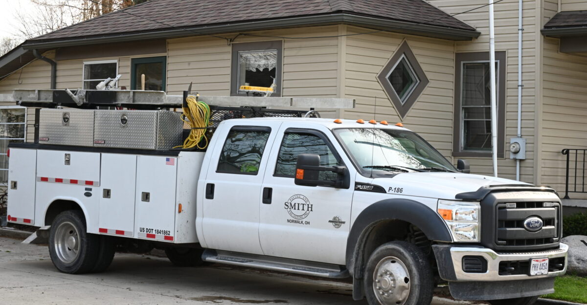 A 2016 Ford F-450 VIN 1FD0W4GT3GEC76400 The bed has been replaced with a Reading Truck Group service body