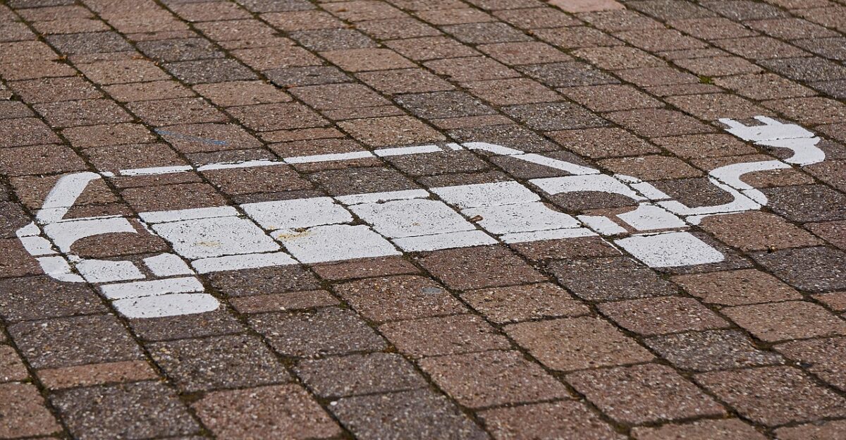 electric mobility electric car charging station car traffic turning electric drive loading possibility loading column parking spot mark plug connection e mobility motor vehicle e-mobile car wallpapers e car battery