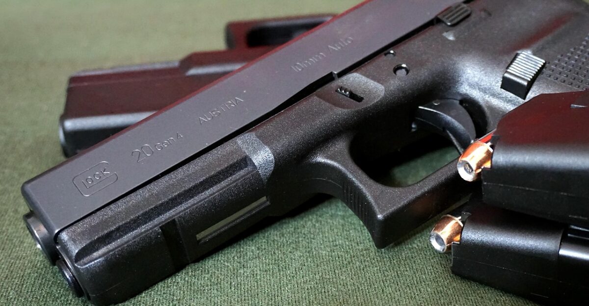 gun pistol handgun weapon firearm glock g20 10mm 10mm auto glock glock glock glock glock