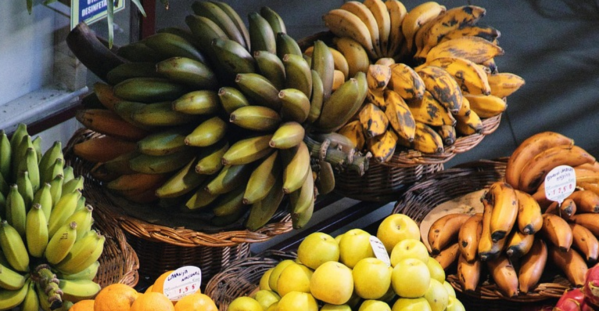 fruit, food, colourful, fresh, market, exotic, healthy, vegetable, banana, madeira, natural, agriculture, grocery, apple, organic, store, sweet, farmer, pineapple, tropical