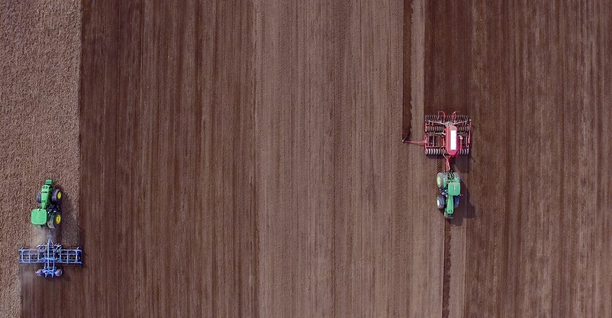 john deere 8370 r john deere 8220 farmet horsch pronto 6 dc tractor farmer economy farm equipment harvest field tractor tractor tractor tractor tractor